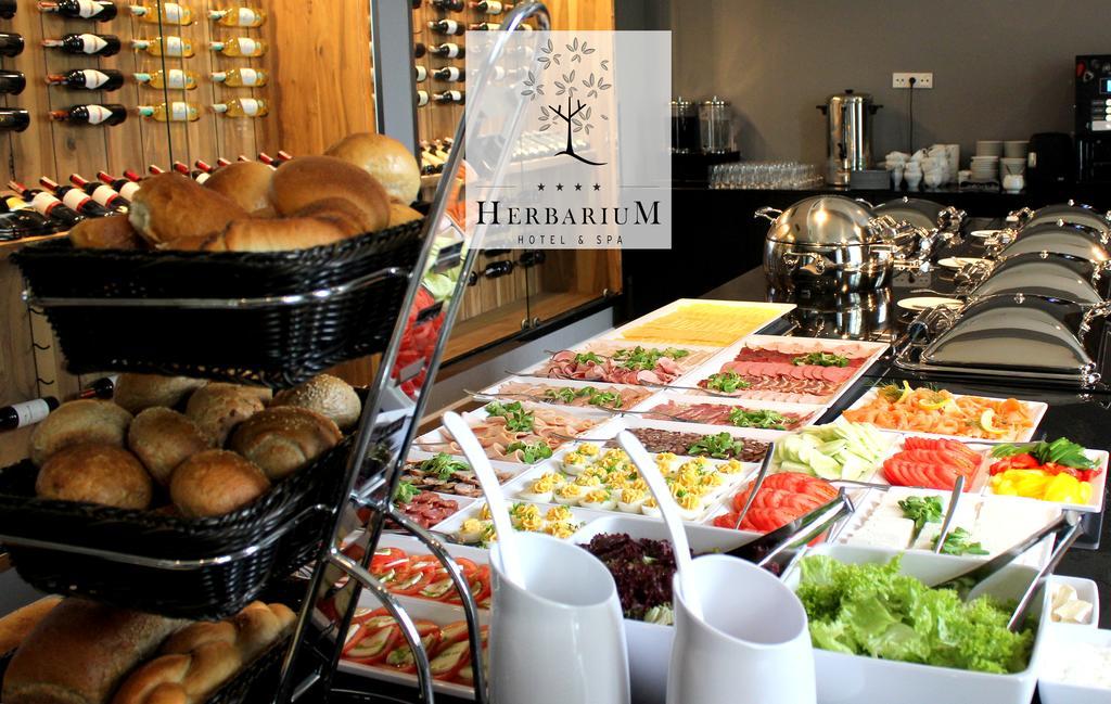 Herbarium Hotel&Spa Gąsawa Buitenkant foto